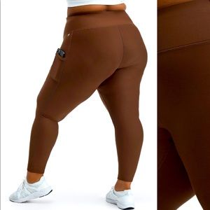 Fabletics High-Waisted Cold Weather Pocket Leggings 1X